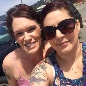 Meet your Posher, Deena